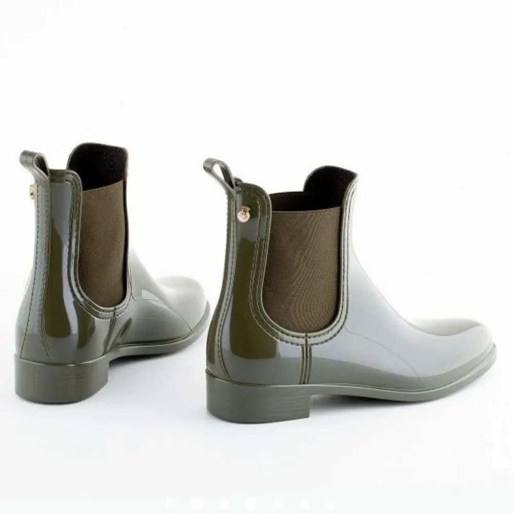 Lemon Jelly Women Army Green Olive slip on short rubber rain boots size 9/40 EUC